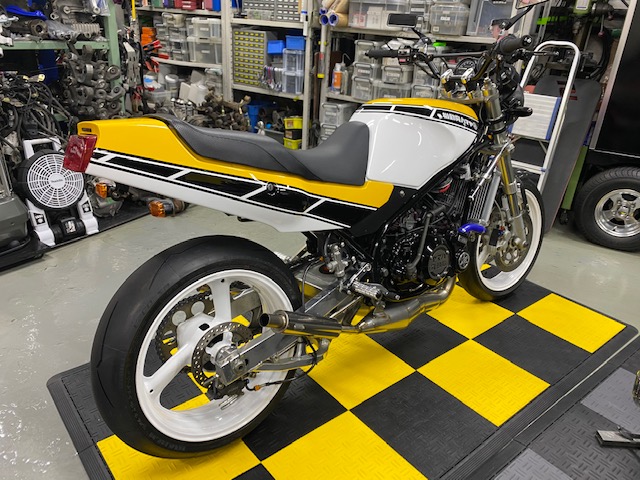 RZ250R カスタム [ シート張替え・加工 ] | 八王子の自動車板金、塗装